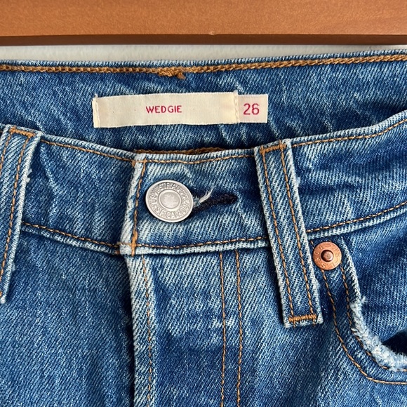 Levi’s Wedgie Jeans - Picture 3 of 11